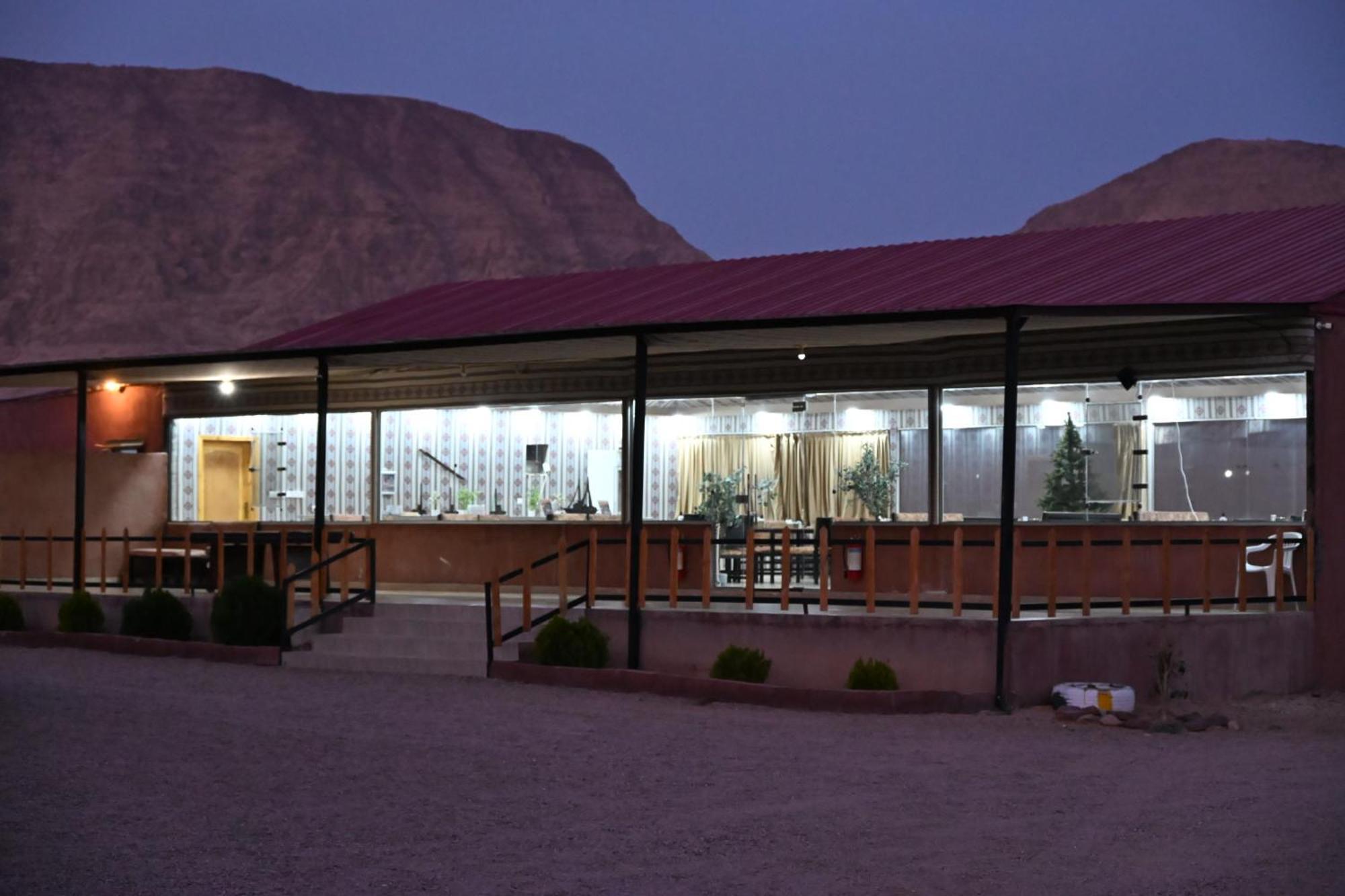 Bilal Luxury Camp Hotel Wadi Rum Bagian luar foto